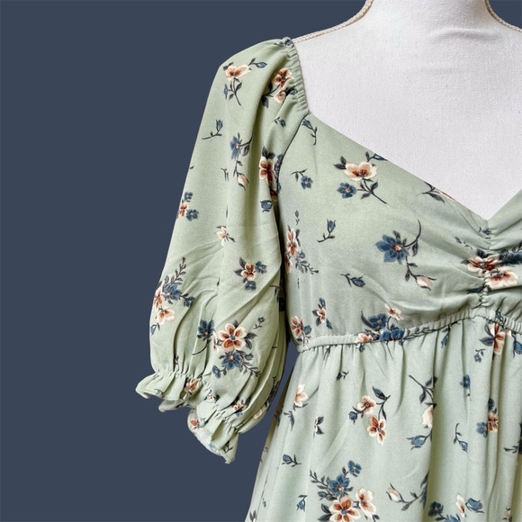 Floral Peasant Dress 3/4 Balloon Sleeves Open Back Sea Foam Green NWT - Picture 4 of 10